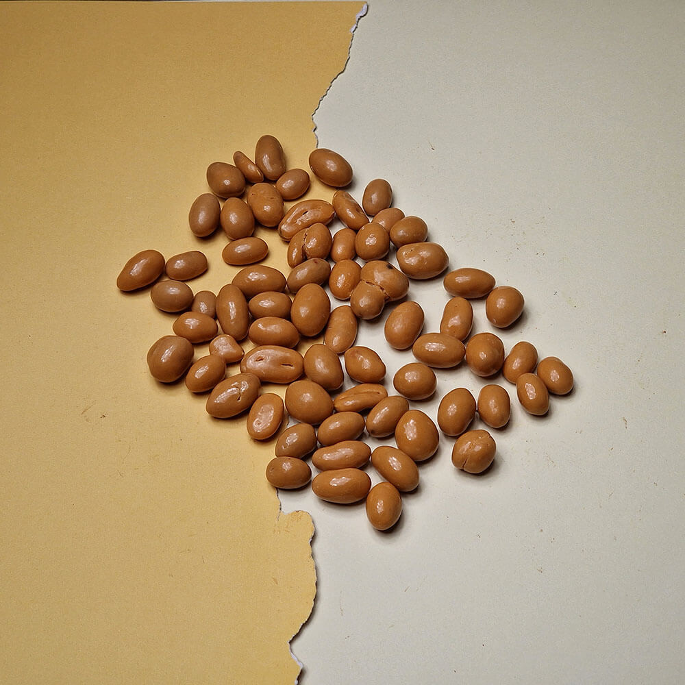 Erdnüsse in Meersalz-Karamellschokolade.     